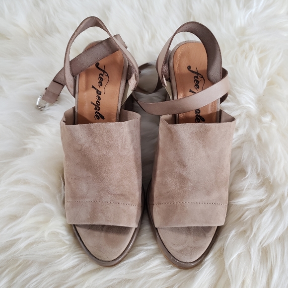 NWOB Free People See Ya There Suede Heeled Sandal Taupe Size 36EU / 6US - Picture 3 of 14